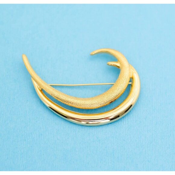 Vintage Golden Claw Brooch - N4 - Picture 1 of 2